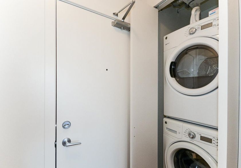 221 289 E 6th Avenue