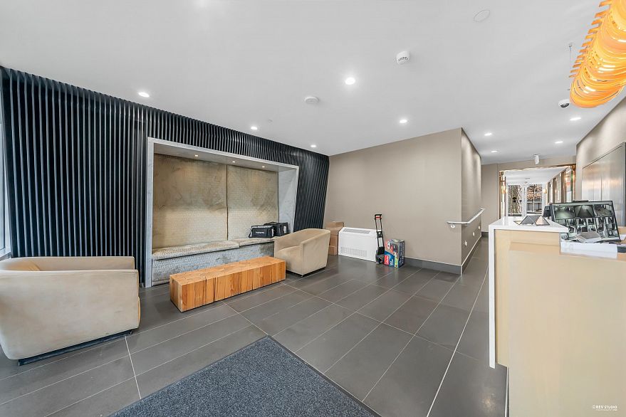 1703 1618 Quebec Street