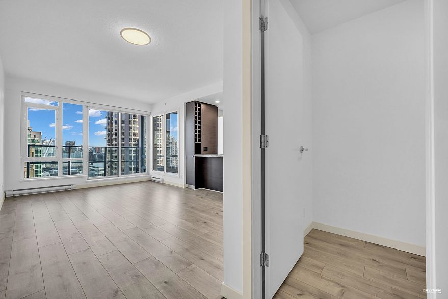 1706 833 Homer Street