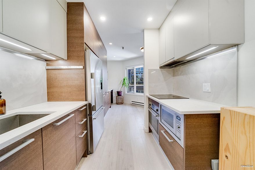 F7 1100 W 6th Avenue