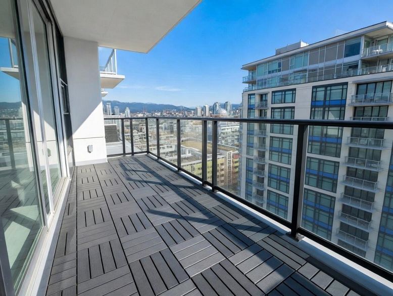 1401 1708 Columbia Street