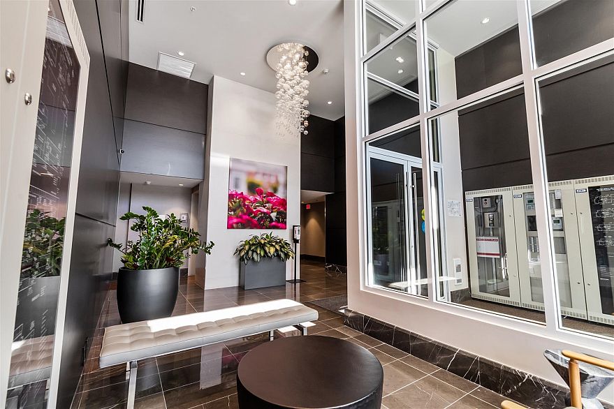 904 1561 W 57th Avenue