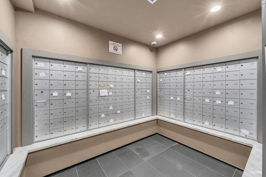 1703 1618 Quebec Street