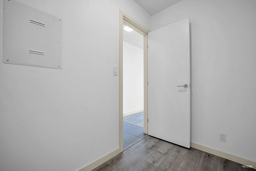 1706 833 Homer Street