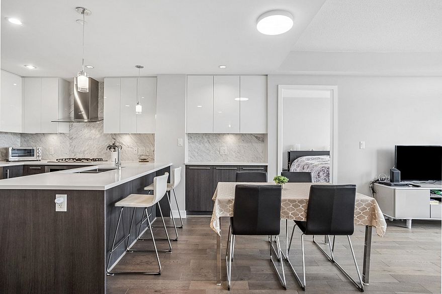 504 655 W 41st Avenue