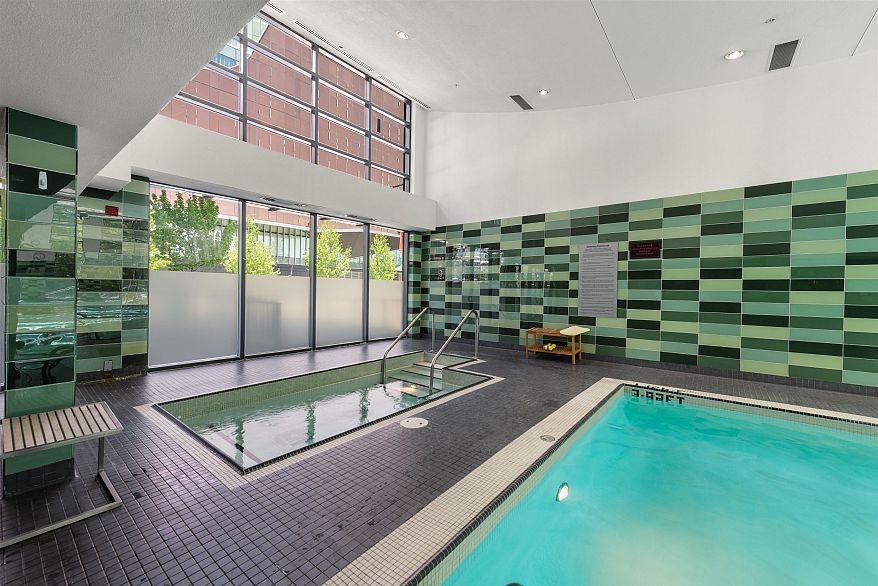 1606 33 Smithe Street