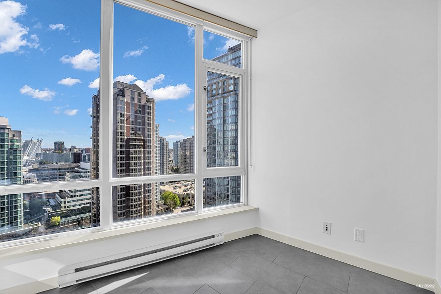 1706 833 Homer Street