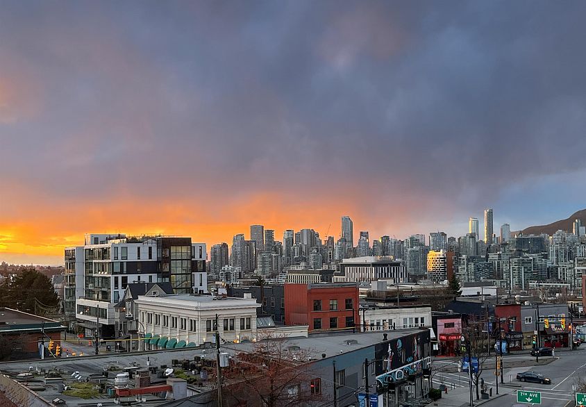 603 288 E 8th Avenue