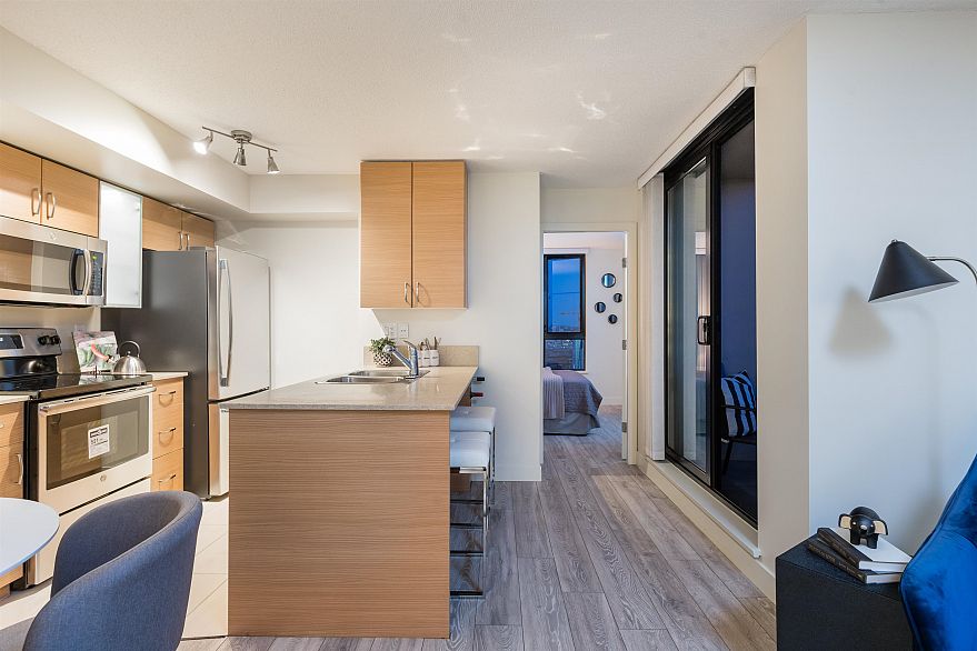 2609 928 Homer Street