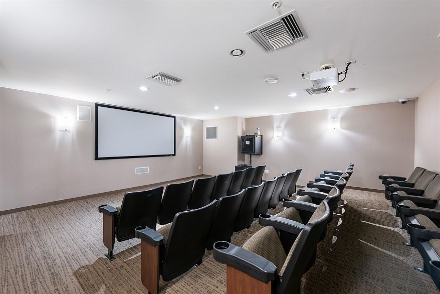 1606 33 Smithe Street