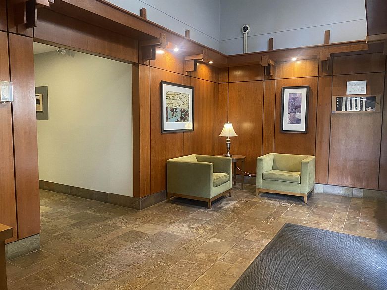 1204 4655 Valley Drive