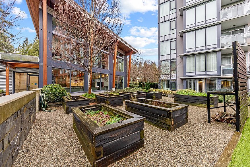 1207 3281 E Kent Avenue North Avenue