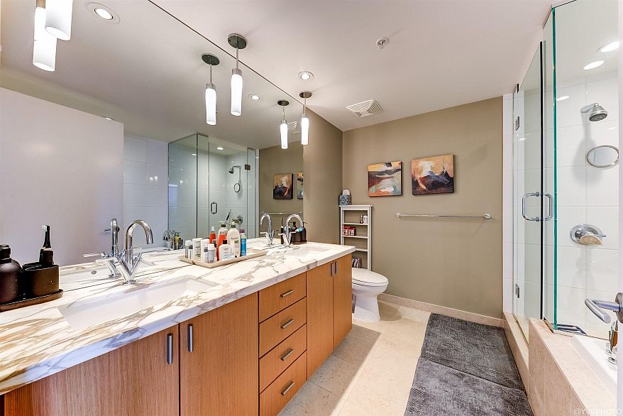 2102 1205 W Hastings Street