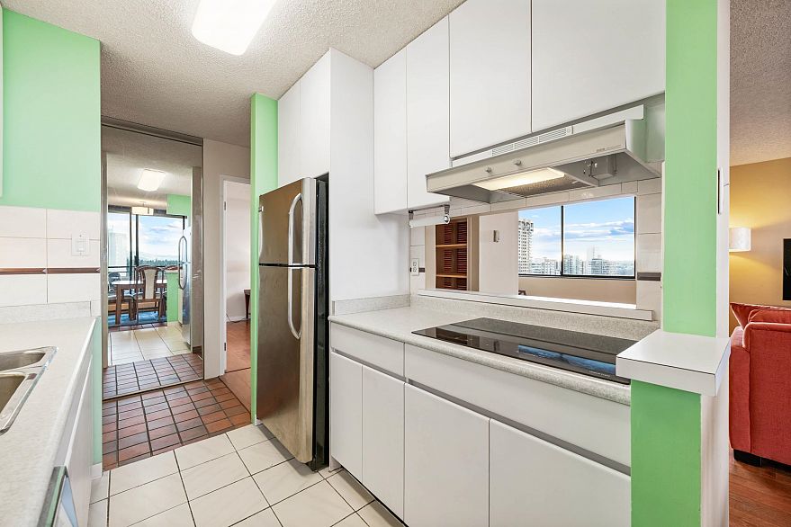 2004 1816 Haro Street