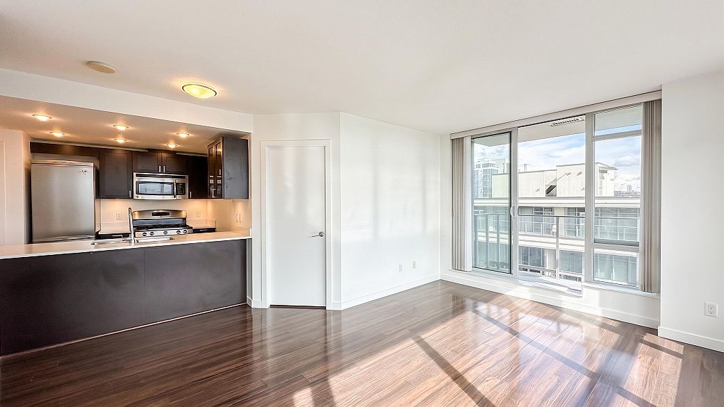 1107 4815 Eldorado Mews