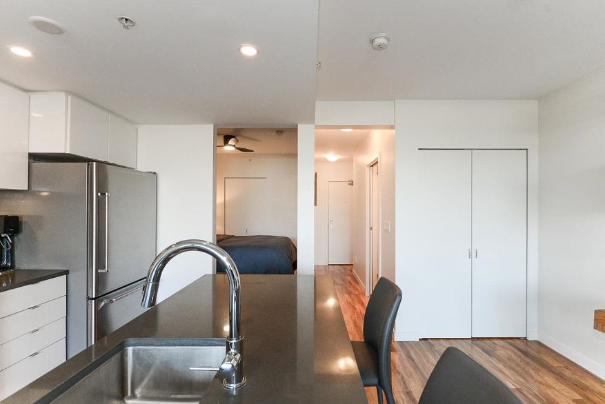 221 289 E 6th Avenue