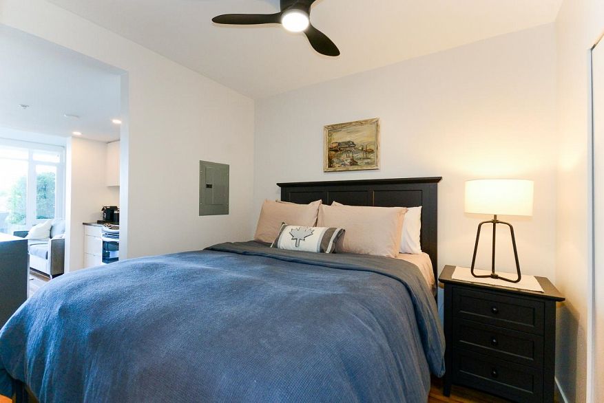 221 289 E 6th Avenue