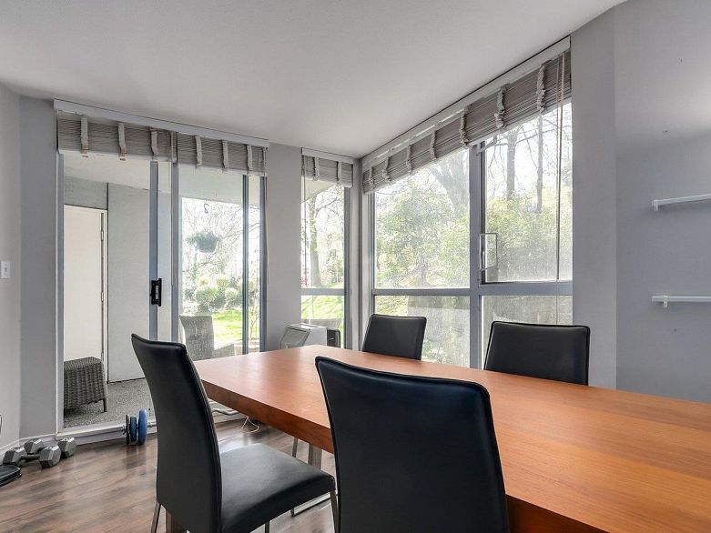 3 8420 Jellicoe Street