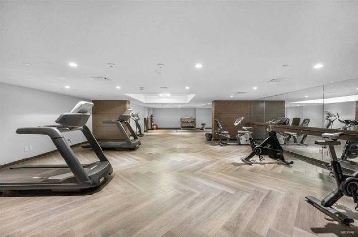 904 1561 W 57th Avenue