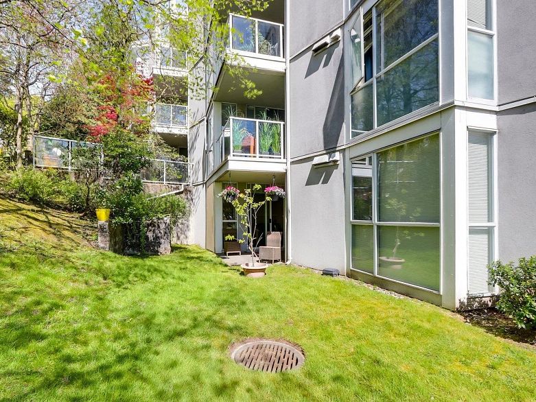 3 8420 Jellicoe Street