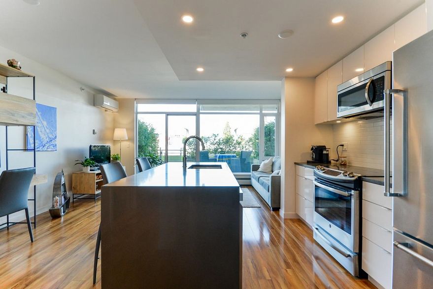 221 289 E 6th Avenue