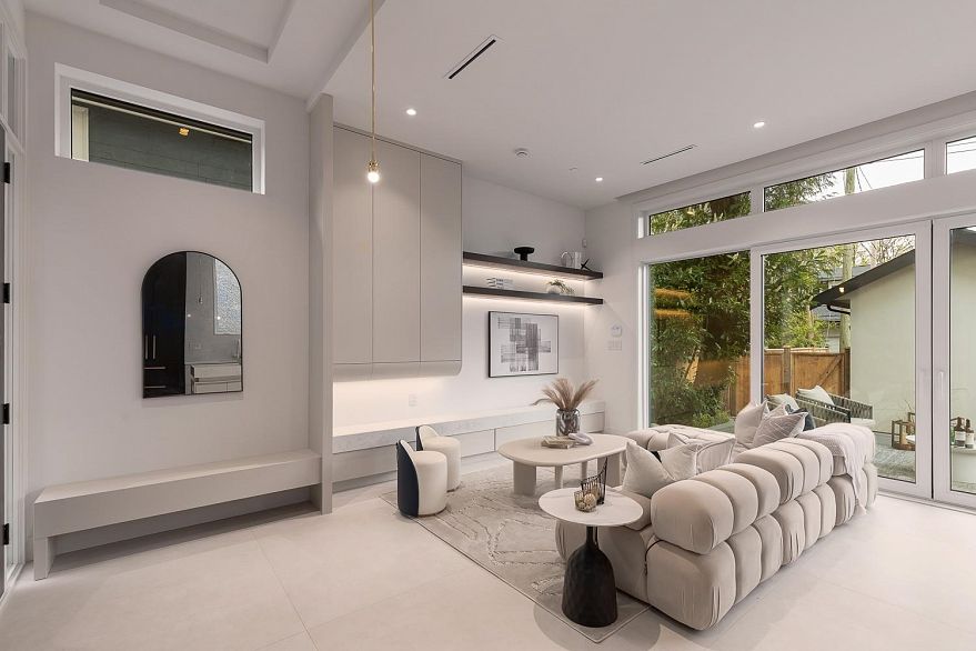 2 3617 W 12th Avenue