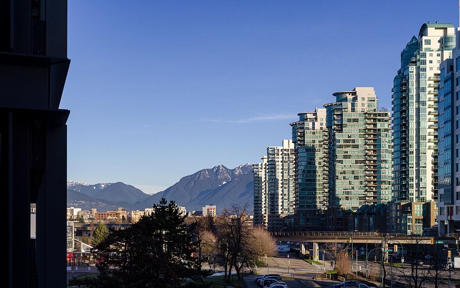 406 1601 Quebec Street