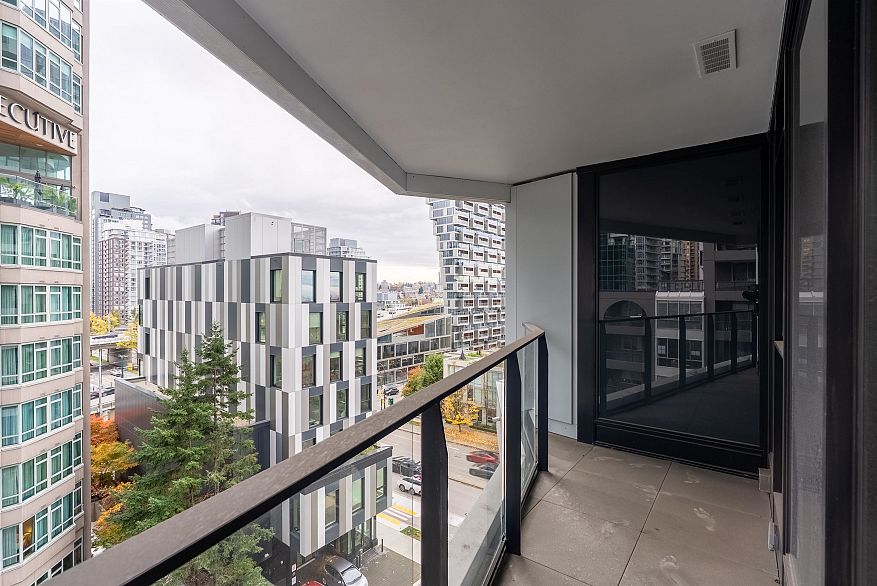 708 889 Pacific Street