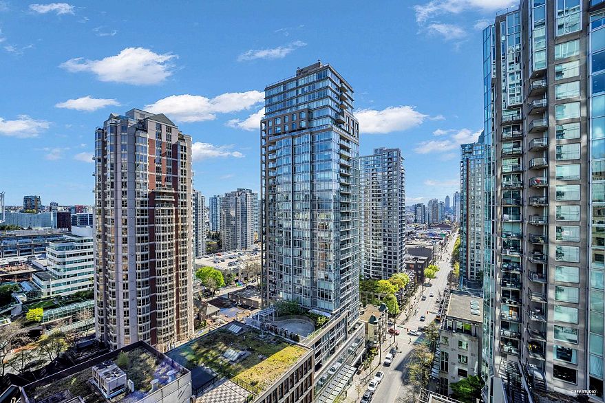 1706 833 Homer Street