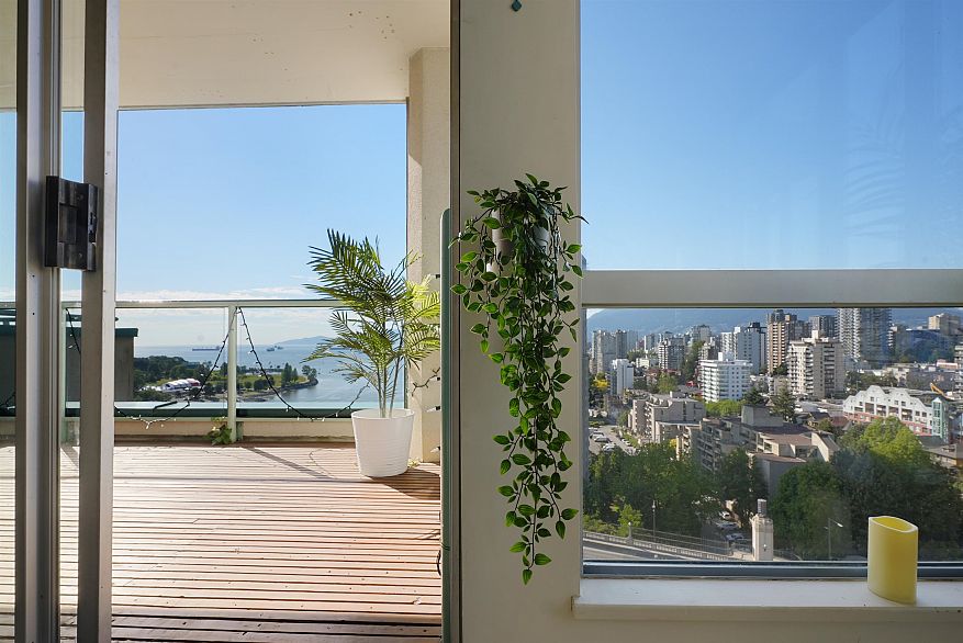 2103 907 Beach Avenue