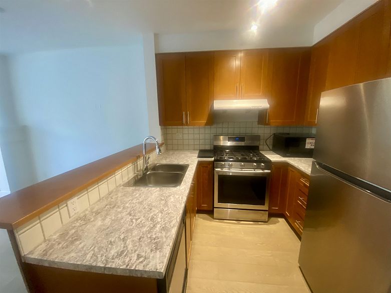 1204 4655 Valley Drive