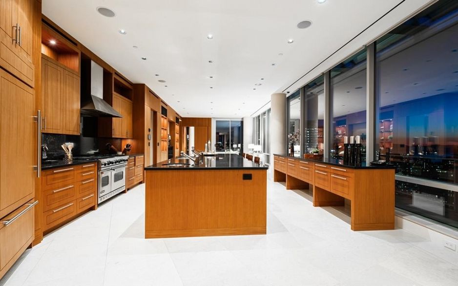 PH4201 1077 W Cordova Street