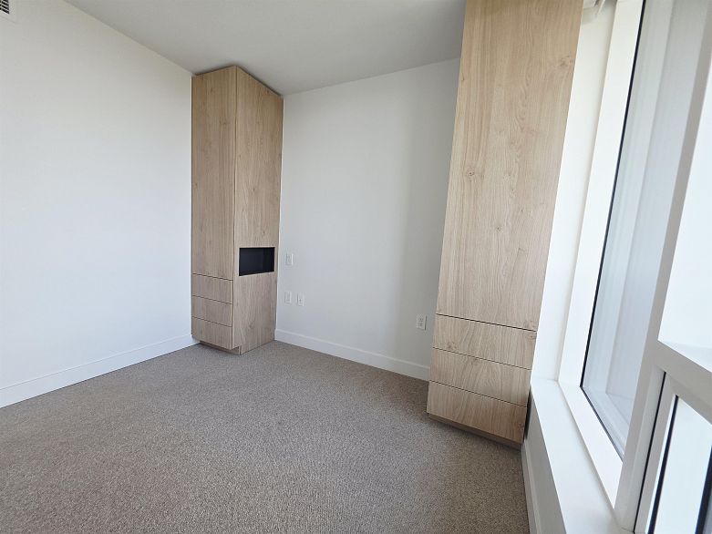 2405 5058 Joyce Street