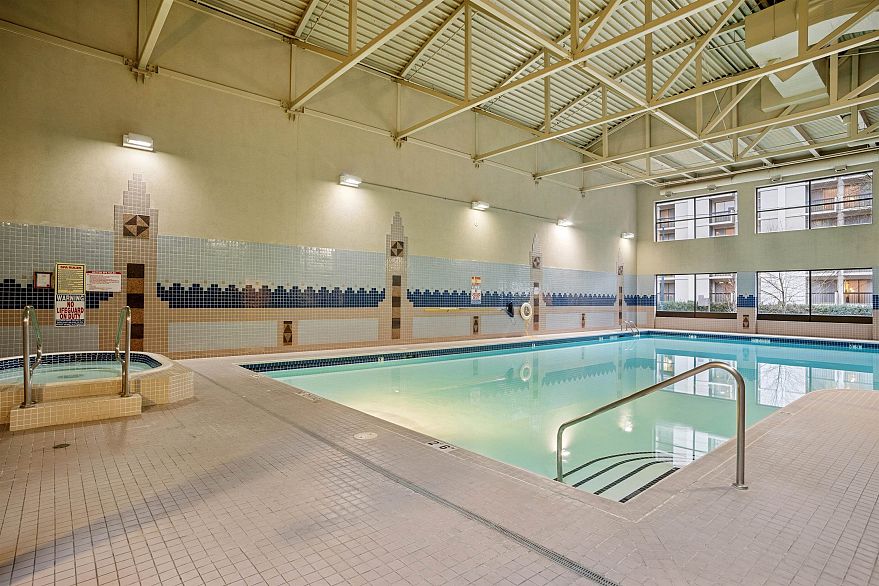 2409 1189 Howe Street