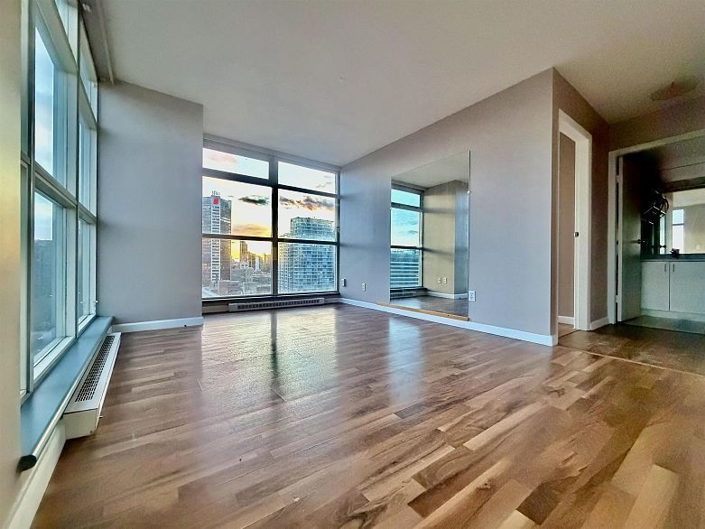 2609 438 Seymour Street