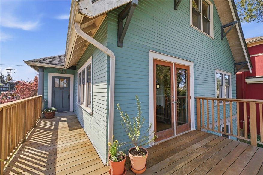 706 W 24th Avenue