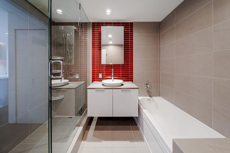 2508 108 W Cordova Street