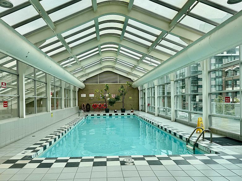 2609 438 Seymour Street