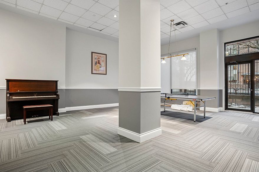 2409 1189 Howe Street