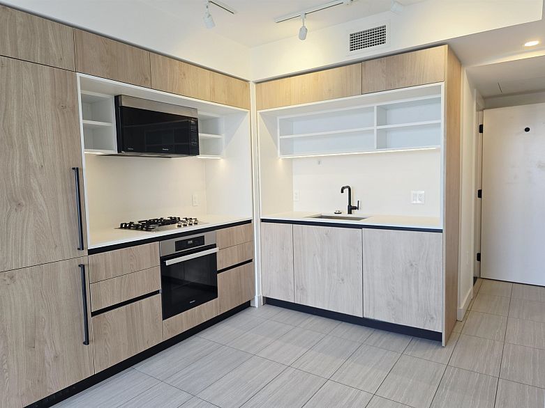 2405 5058 Joyce Street