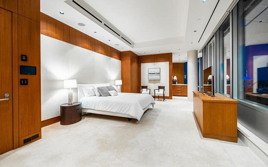 PH4201 1077 W Cordova Street