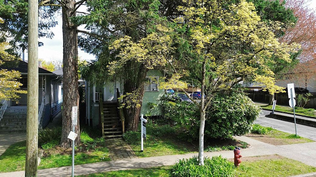 4496 Ontario Street
