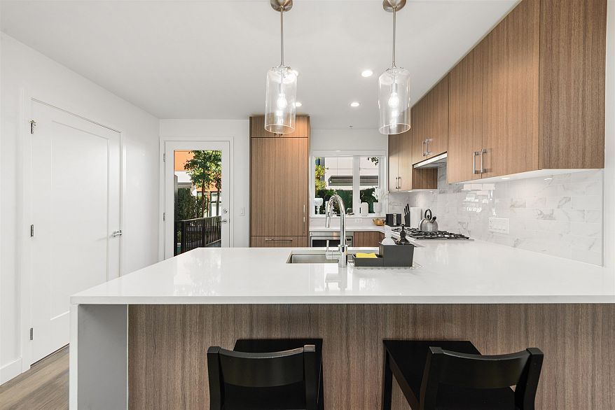 561 W 29th Avenue