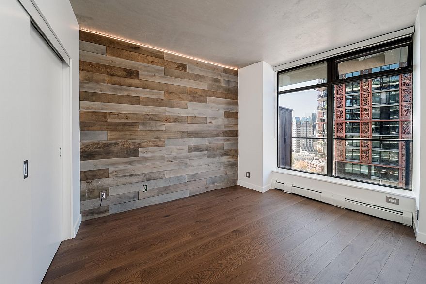 2508 108 W Cordova Street