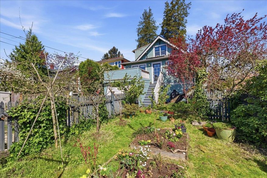 706 W 24th Avenue