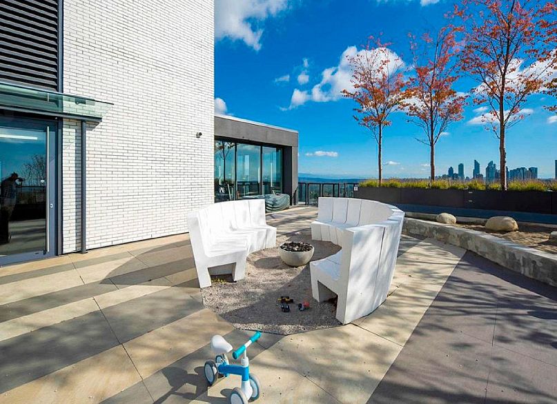 2405 5058 Joyce Street