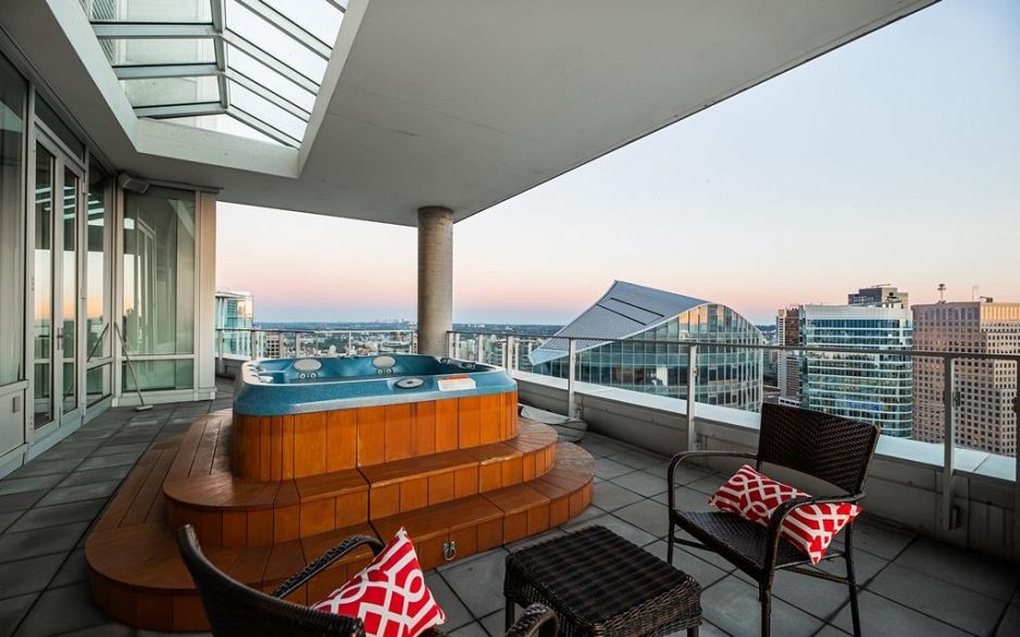 PH4201 1077 W Cordova Street