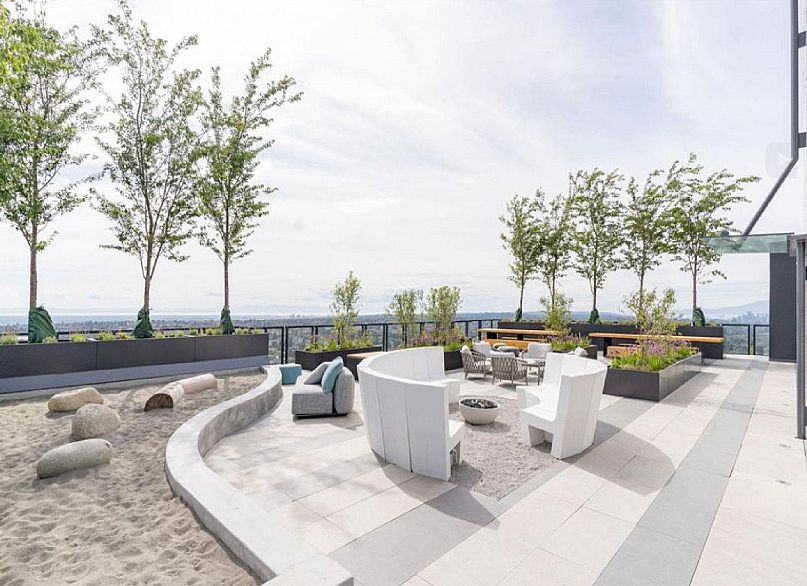 2405 5058 Joyce Street