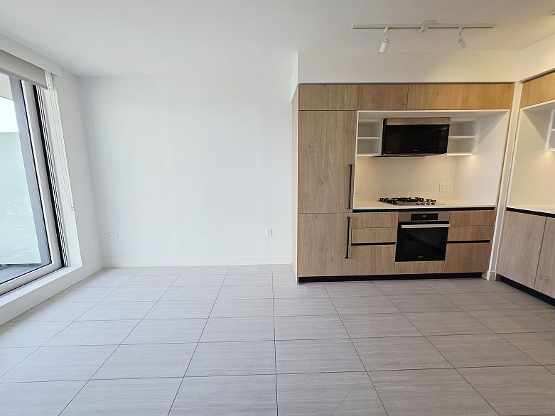 2405 5058 Joyce Street