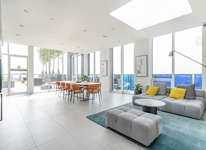 2405 5058 Joyce Street